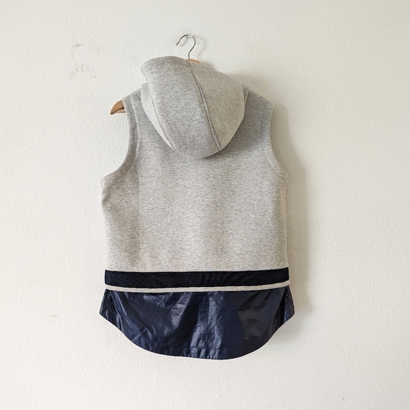 NWT Nike Mixed Material Vest - Picture 5 of 9